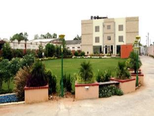Hotel Radiance Bhilwara Екстер'єр фото
